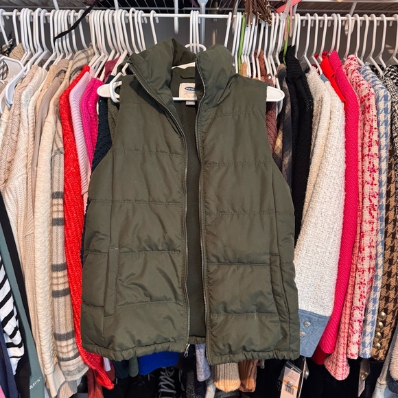 Old Navy Olive Green Puffer Vest - Picture 1 of 3